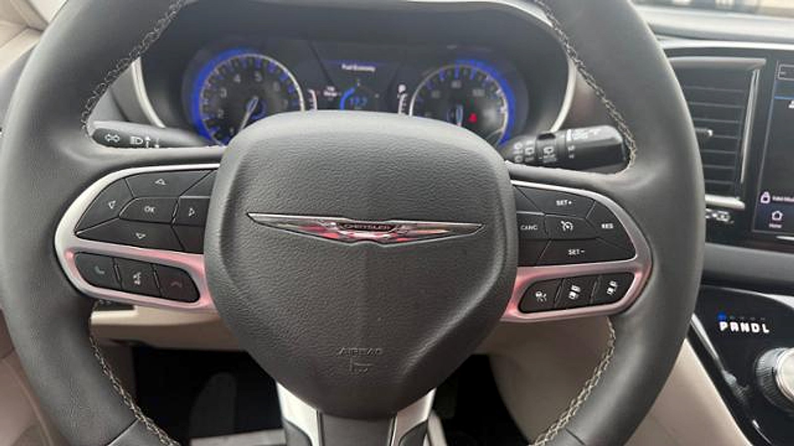 Used 2024 Chrysler Pacifica Touring-L FWD image 28