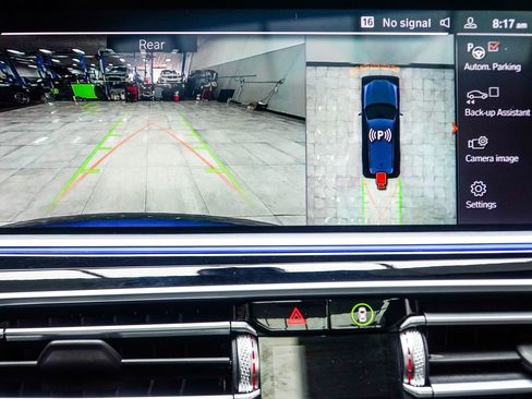 Used 2020 BMW X7 M50i w/ Dynamic Handling Package image 31