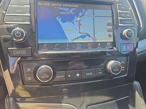 Used 2017 Nissan Maxima 3.5 SL FWD image 10