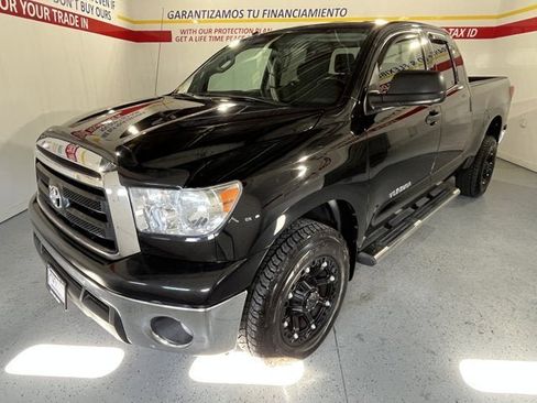 Used 2012 Toyota Tundra 4x4 Double Cab w/ Tow Pkg image 3