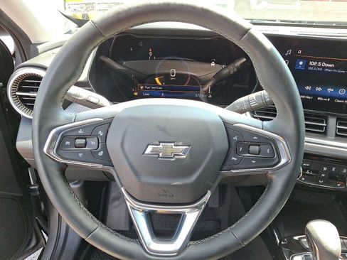 Used 2024 Chevrolet Trax ACTIV w/ Sunroof Package FWD image 19