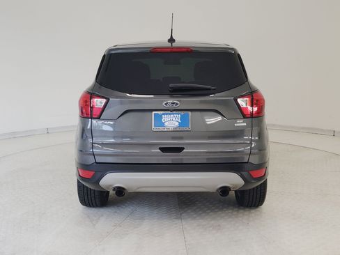 Used 2019 Ford Escape SE image 8