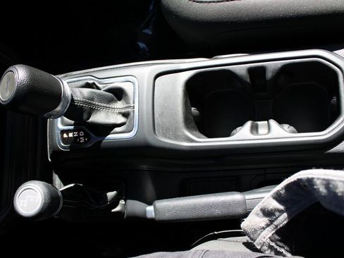 Used 2023 Jeep Wrangler Sahara image 21