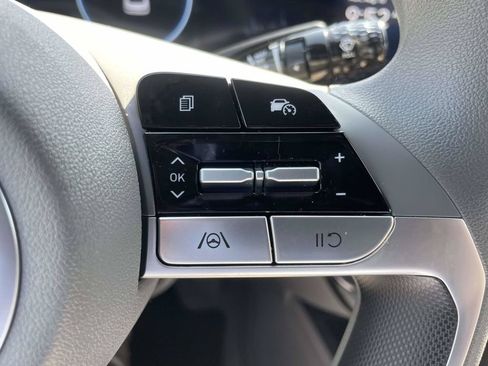 Certified 2024 Hyundai Elantra SEL FWD image 17