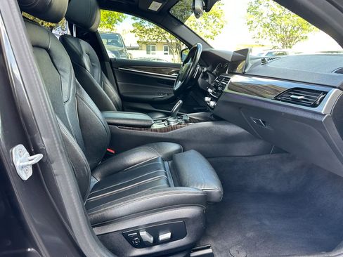 Used 2018 BMW 530e w/ Premium Package 2 image 21