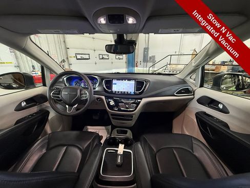 Used 2023 Chrysler Pacifica Touring-L w/ Uconnect Theater Family Group AWD/4WD image 56