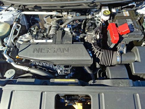 Used 2024 Nissan Rogue S image 27