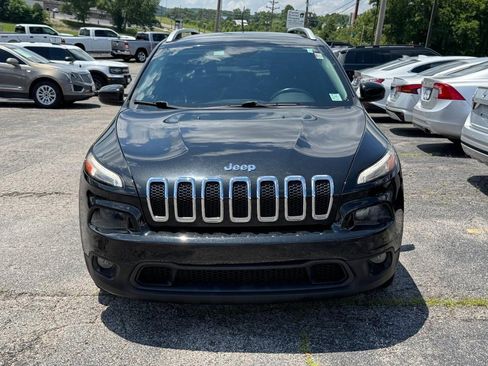 Used 2016 Jeep Cherokee Latitude w/ Comfort/Convenience Group FWD image 11