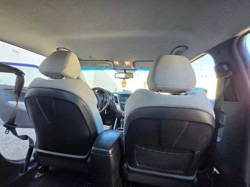 Used 2012 Hyundai Veloster image 30