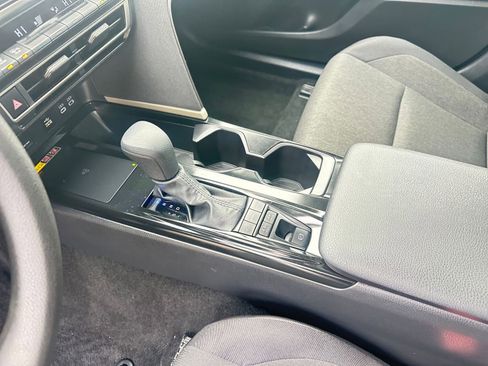 Used 2025 Toyota Camry LE image 41