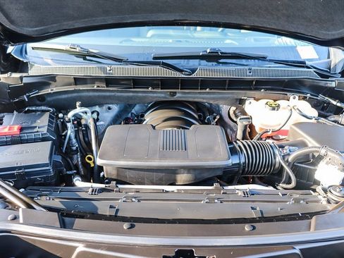 Used 2025 Chevrolet Suburban Z71 AWD/4WD image 31