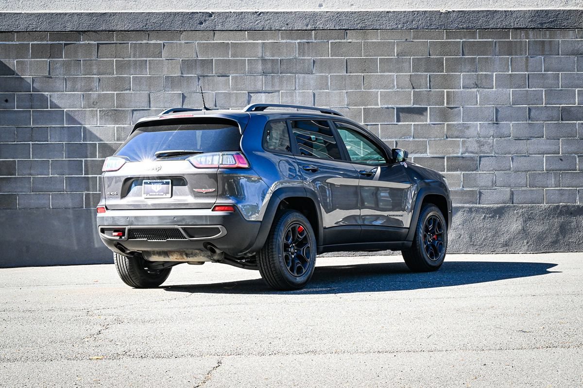 Used 2021 Jeep Cherokee Trailhawk AWD/4WD image 3