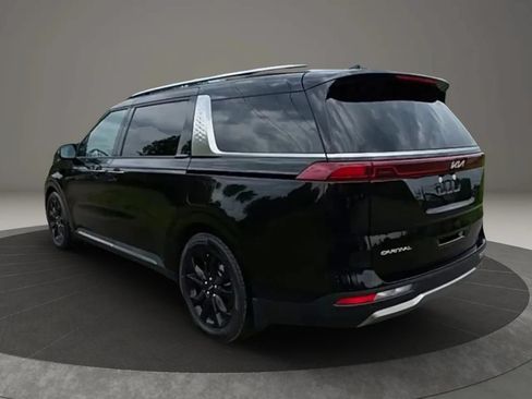 Used 2023 Kia Carnival SX Prestige FWD image 4