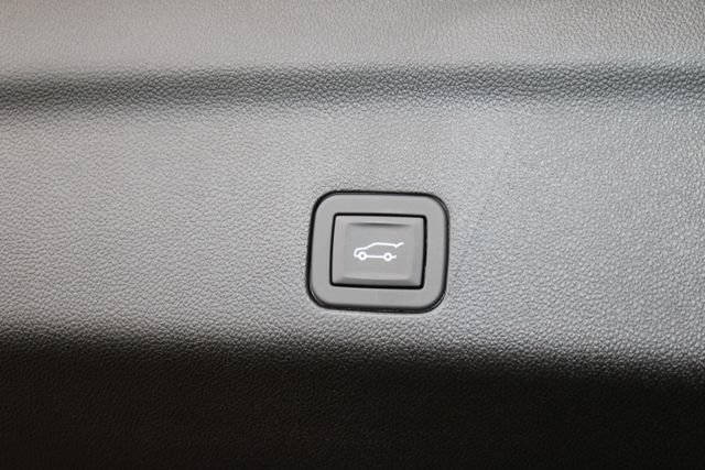 Used 2026 Cadillac Escalade Platinum Sport w/ LPO, ONYX Package AWD/4WD image 46