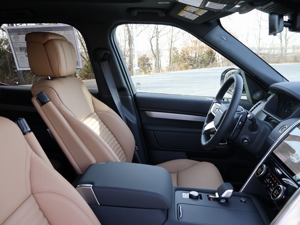 New 2026 Land Rover Discovery Dynamic SE AWD/4WD image 9