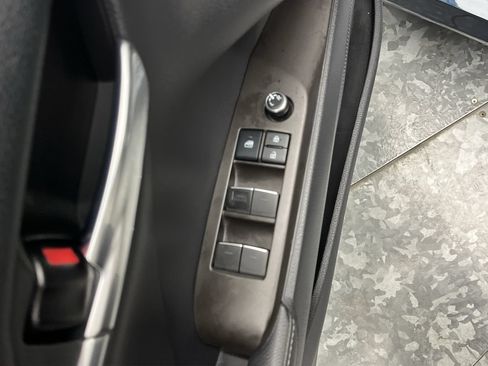 Used 2021 Toyota Camry XLE w/ Navigation Package AWD/4WD image 9