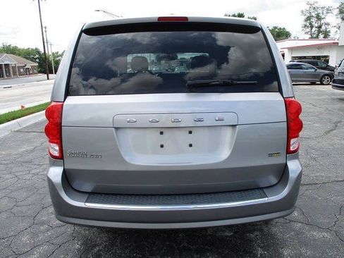Used 2016 Dodge Grand Caravan SE FWD image 6