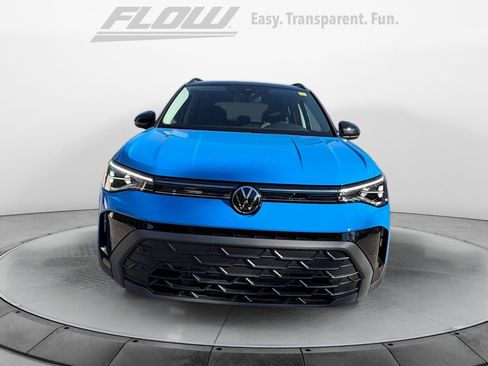 New 2026 Volkswagen Taos SE AWD/4WD image 2