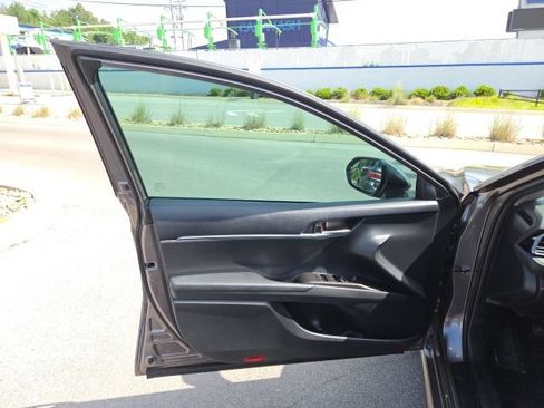 Used 2024 Toyota Camry SE FWD image 13