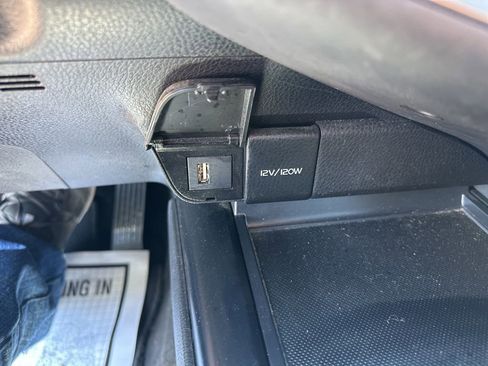 Used 2020 Toyota Camry SE image 26