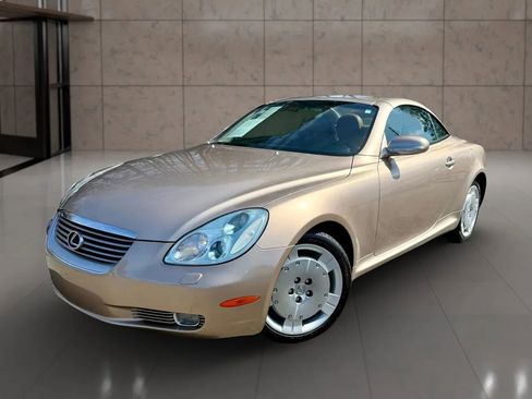 Used 2004 Lexus SC 430 Convertible image 3