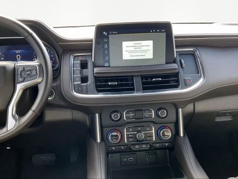 Used 2024 Chevrolet Tahoe Z71 w/ Luxury Package image 9