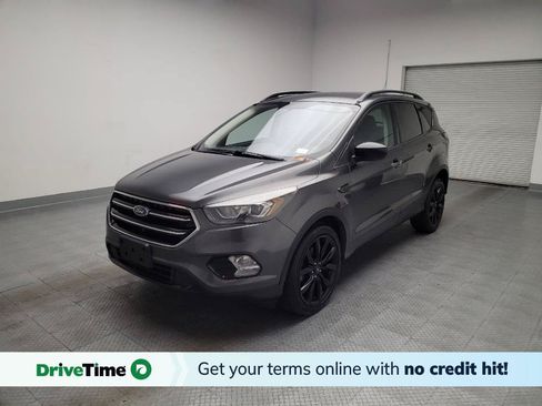 Used 2017 Ford Escape SE w/ SE Sport Appearance Package FWD image 1