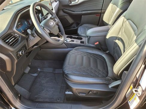 Used 2023 Ford Escape Platinum w/ Premium Technology Package image 11