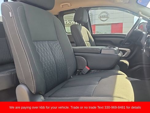 Used 2018 Nissan Titan SV AWD/4WD image 31