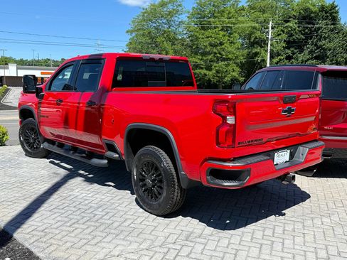 Certified 2022 Chevrolet Silverado 2500 LTZ w/ LTZ Plus Package AWD/4WD image 4
