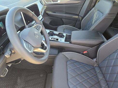 New 2026 Volkswagen Atlas Cross Sport SEL Premium R-Line image 11