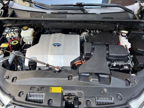Used 2019 Toyota Highlander XLE AWD/4WD image 28