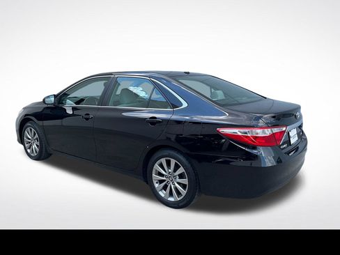 Used 2016 Toyota Camry XLE w/ Moonroof Package FWD image 14