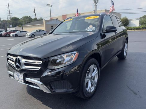 Used 2018 Mercedes-Benz GLC 300 4MATIC w/ Multimedia Package image 4