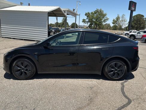 Used 2024 Tesla Model Y Long Range AWD/4WD image 5