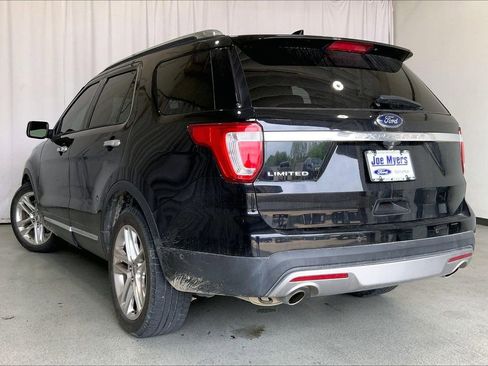 Used 2017 Ford Explorer Limited w/ Equipment Group 301A FWD image 5