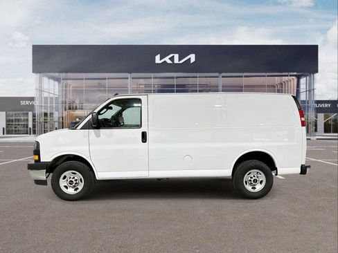 Used 2024 GMC Savana 2500 w/ Driver Convenience Package RWD image 5