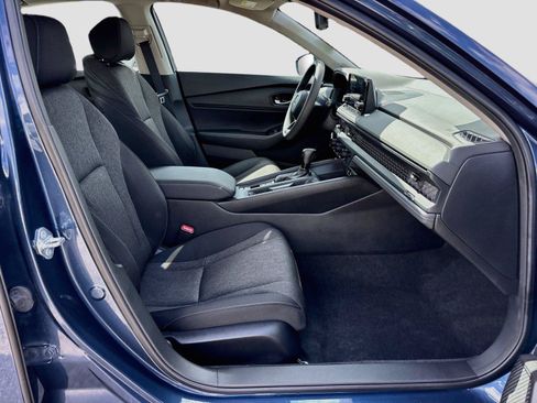 Used 2023 Honda Accord EX image 31