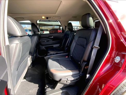 Used 2023 Nissan Pathfinder Platinum image 20