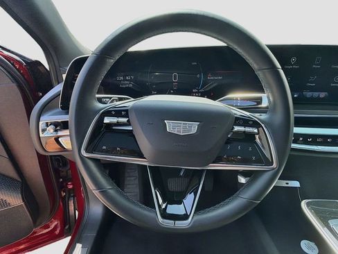 Used 2024 Cadillac Lyriq Tech RWD image 38
