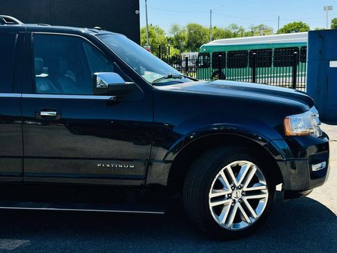Used 2017 Ford Expedition EL Platinum AWD/4WD image 4