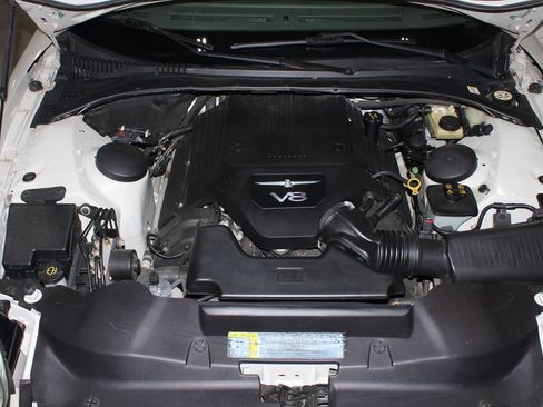 Used 2005 Ford Thunderbird 50th Anniversary RWD image 9