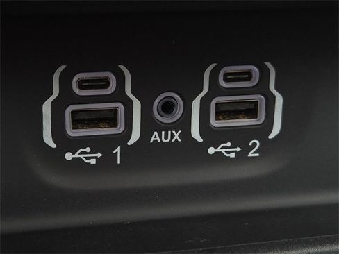 Used 2024 RAM 1500 Laramie image 25