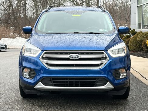 Used 2017 Ford Escape SE w/ Equipment Group 201A image 3