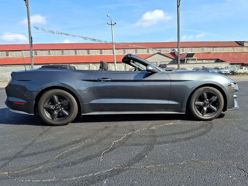 Used 2019 Ford Mustang Convertible RWD image 17