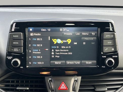 Used 2018 Hyundai Elantra GT image 15