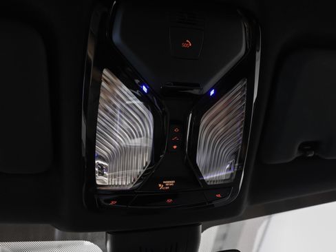 Used 2022 BMW X5 xDrive40i w/ M Sport Package AWD/4WD image 43