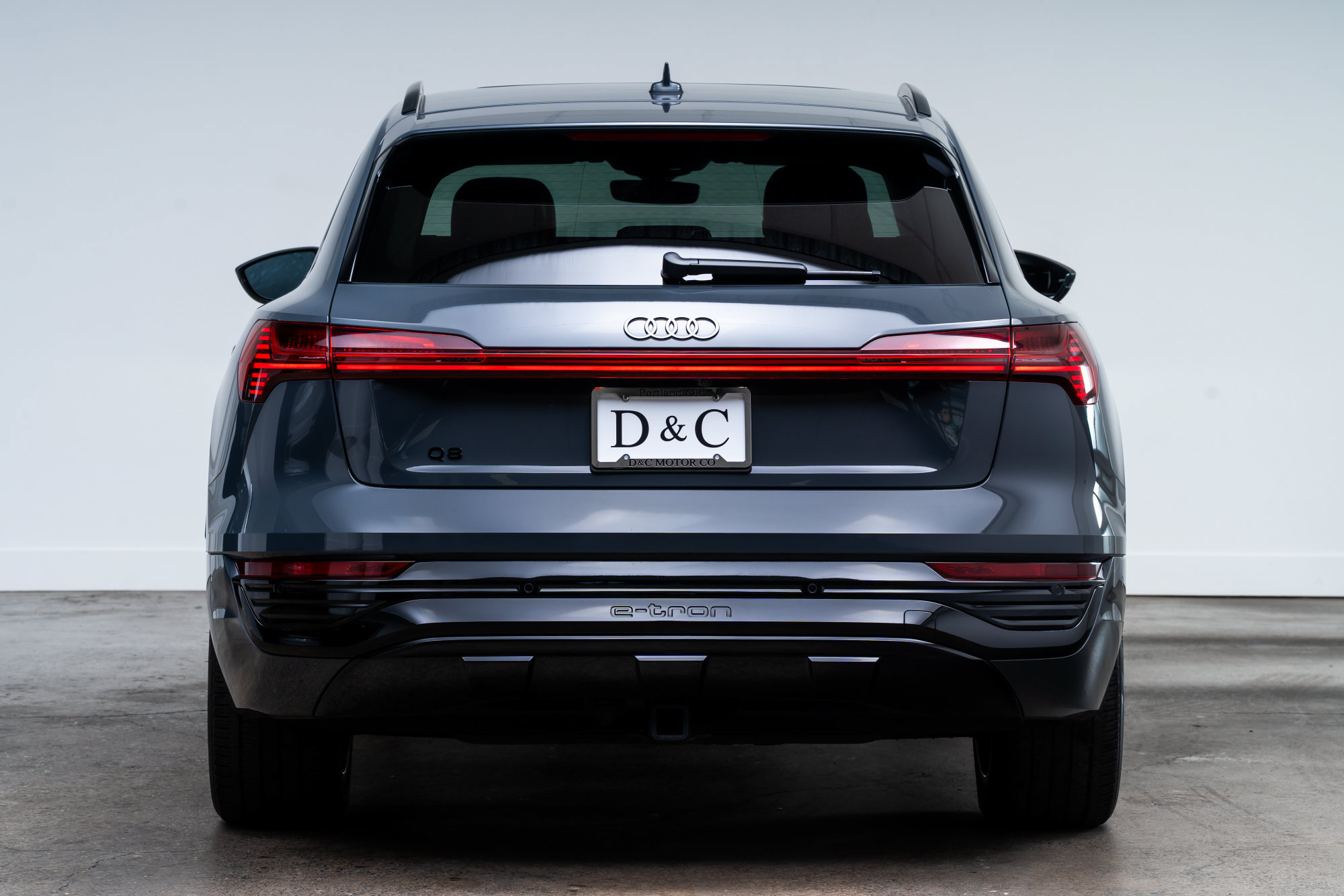 Used 2024 Audi Q8 e-tron Prestige w/ Prestige Package AWD/4WD image 6
