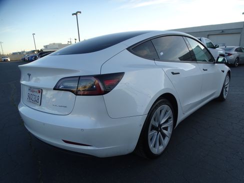 Used 2021 Tesla Model 3 Long Range image 2