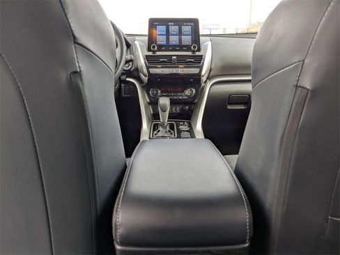 Used 2024 Mitsubishi Eclipse Cross SE image 29